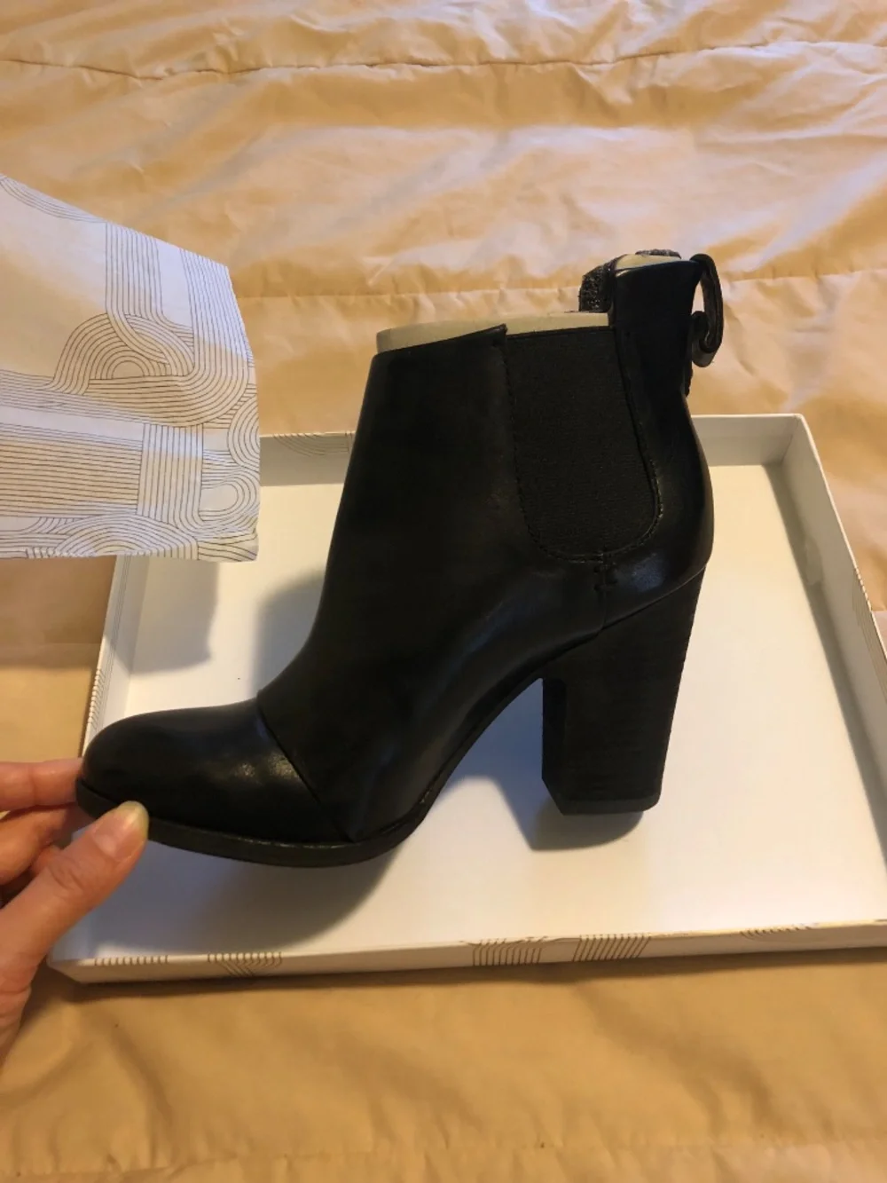 Sigerson Morrison Belle NYC black Vanchetta trunk-elastic gore 8.5  Women's Naji